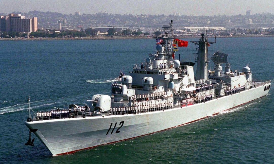 052型驱逐舰首舰“哈尔滨”舰